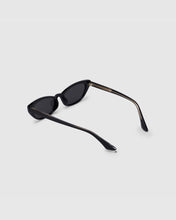 Load image into Gallery viewer, BLUE ELEPHANT Trinity Sunglasses Black
