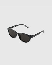 Load image into Gallery viewer, BLUE ELEPHANT Hoen Sunglasses Black
