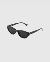 Load image into Gallery viewer, BLUE ELEPHANT Bin Sunglasses Black
