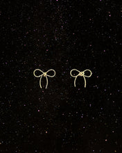 Load image into Gallery viewer, OOO Ribbon Earrings Gold
