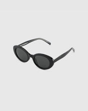 Load image into Gallery viewer, BLUE ELEPHANT Etty Sunglasses Black
