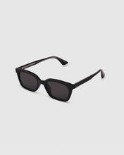 Load image into Gallery viewer, BLUE ELEPHANT Calla-S Sunglasses Black
