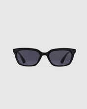 Load image into Gallery viewer, BLUE ELEPHANT Capella Sunglasses Black
