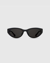 Load image into Gallery viewer, BLUE ELEPHANT Bin Sunglasses Black
