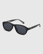 Load image into Gallery viewer, BLUE ELEPHANT Kent-S Black
