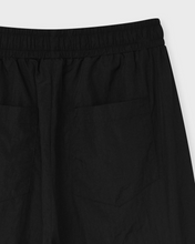 Load image into Gallery viewer, Fallett Parachute Cargo Banding Pants Black
