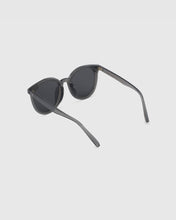 Load image into Gallery viewer, BLUE ELEPHANT Han Sunglasses Grey Crystal
