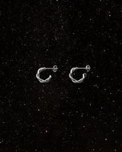 Load image into Gallery viewer, OOO Twine SS Hoop Earrings Silver
