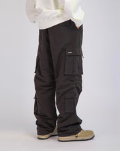 Load image into Gallery viewer, WKNDRS Mountain Cargo Pants Black
