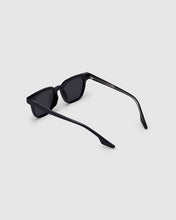 Load image into Gallery viewer, BLUE ELEPHANT Deps Sunglasses Black
