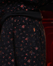 Load image into Gallery viewer, UNALLOYED Floral Jacquard Pants Black
