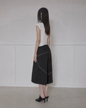 将图片加载到图库查看器，FLARE UP Asymmetrical Bermuda Shorts Black
