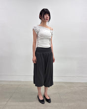 Load image into Gallery viewer, FLARE UP Wide Capri Pants Black
