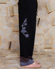 Load image into Gallery viewer, UNALLOYED Layered Hem Sweatpants Black
