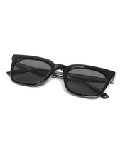 Load image into Gallery viewer, 2cube eyewear Ain Sunglasses Black
