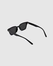 Load image into Gallery viewer, BLUE ELEPHANT Rika-S Sunglasses Black
