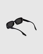 Load image into Gallery viewer, BLUE ELEPHANT Vision Sunglasses Black
