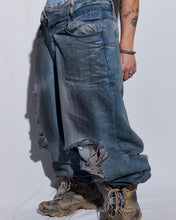 Load image into Gallery viewer, BLR Destroyed Oil Washed Wide Denim Pants Light Blue
