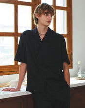 Load image into Gallery viewer, DWS Wrinkle Asymmetrical Half Shirt Black
