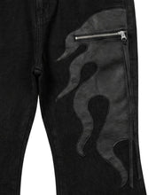 将图片加载到图库查看器，Adlielos A402 Fireball Leather Patch Flare Jeans Black
