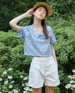 Letter From Moon Daisy Square Neck T-shirt Blue
